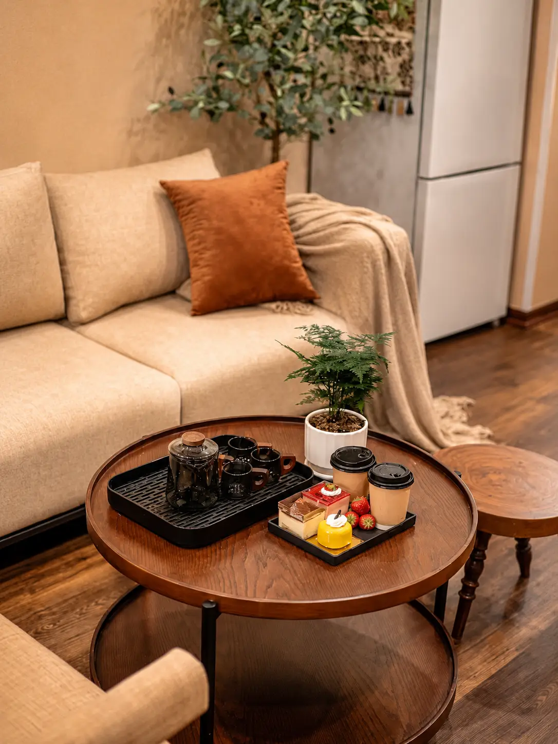Ladi Living Room Round table